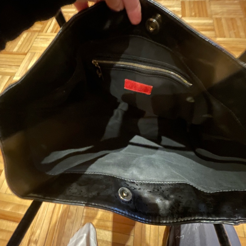 Valentino Garavani Lacca Betty Bow Black tote - Picture 4 of 13